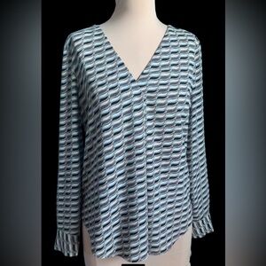 Ann Taylor Petite Long sleeve blouse Size:M